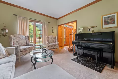 571 Ford Ln, Bartlett, IL 60103 photo 8