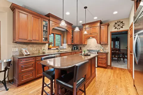 571 Ford Ln, Bartlett, IL 60103 photo 13