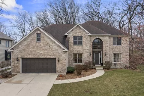 571 Ford Ln, Bartlett, IL 60103