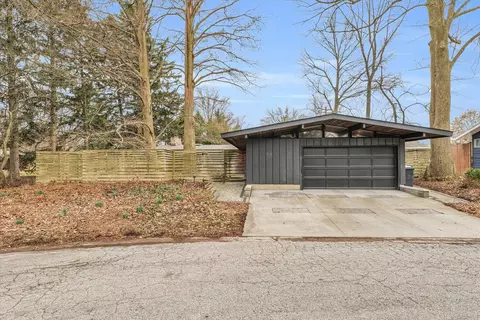 409 Sunnycrest Ct W, Urbana, IL 61801