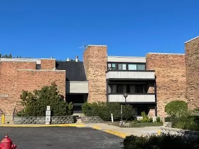 1810 Hemlock Pl #310, Schaumburg, IL 60173