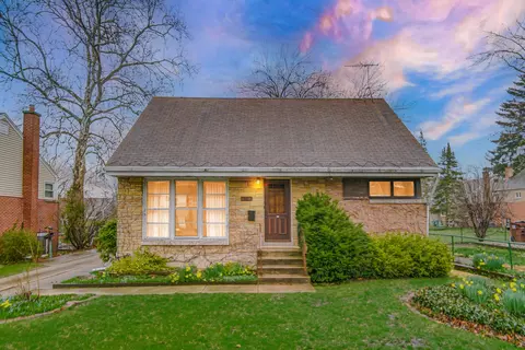 18515 Stedhall Rd, Homewood, IL 60430