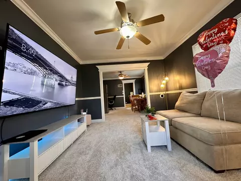 Living - 923 4th Ave, Aurora, IL 60505 photo 1 of 3