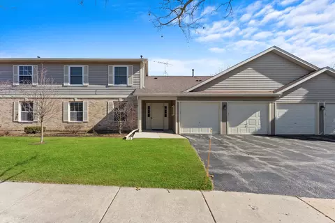 1185 N Village Dr #2, Round Lake Beach, IL 60073