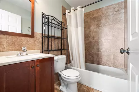 Bath - 12517 Kildare Dr, Plainfield, IL 60585 photo 1 of 3