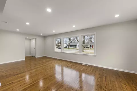 Other - 984 Alfini Dr, Des Plaines, IL 60016 photo 3 of 12