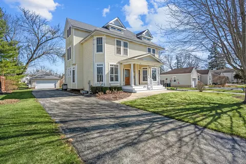 26 S Van Nortwick Ave, Batavia, IL 60510
