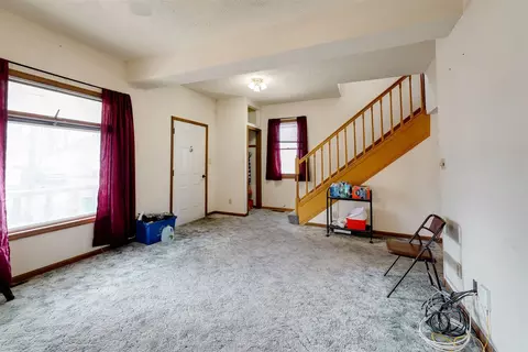 Living - 603 W Walnut St, Bloomington, IL 61701 photo 1 of 2