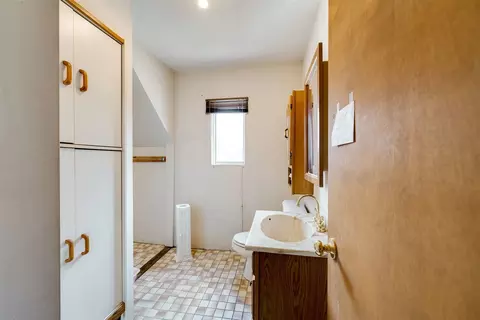 Bath - 603 W Walnut St, Bloomington, IL 61701 photo 2 of 2