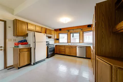 Kitchen - 603 W Walnut St, Bloomington, IL 61701 photo 2 of 5