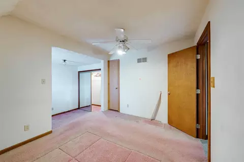 Bedroom - 603 W Walnut St, Bloomington, IL 61701 photo 1 of 4