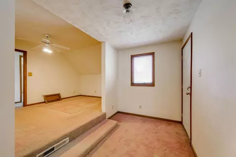 Bedroom - 603 W Walnut St, Bloomington, IL 61701 photo 4 of 4
