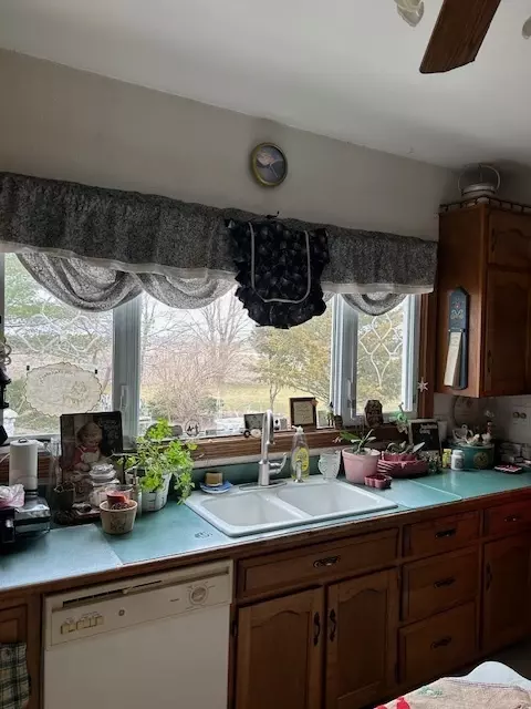 Bath - 2665 E Sherrill Rd, Minooka, IL 60447 photo 1 of 1