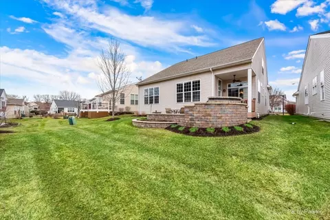 Exterior - 3855 Olympia Fields Dr, Elgin, IL 60124 photo 4 of 6