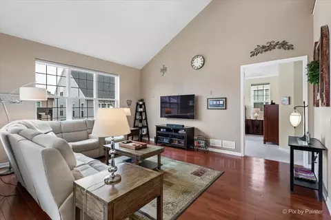 Living - 3855 Olympia Fields Dr, Elgin, IL 60124 photo 4 of 6