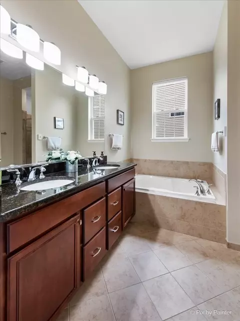Bath - 3855 Olympia Fields Dr, Elgin, IL 60124 photo 1 of 4
