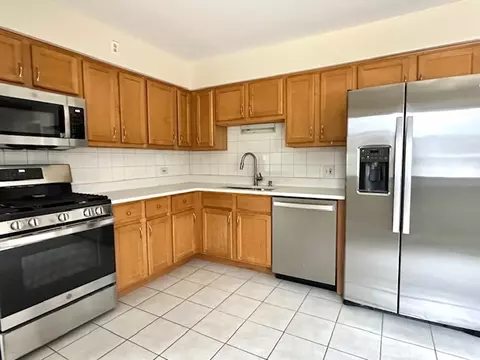 925 N Grant St, Addison, IL 60101 photo 2