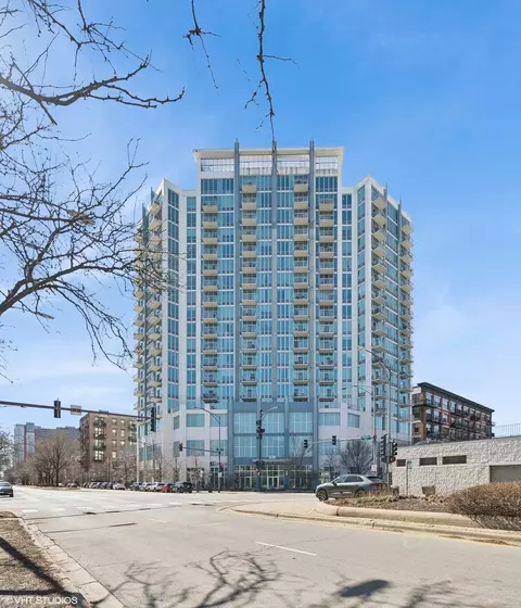 1600 S Indiana Ave #802, Chicago, IL 60616