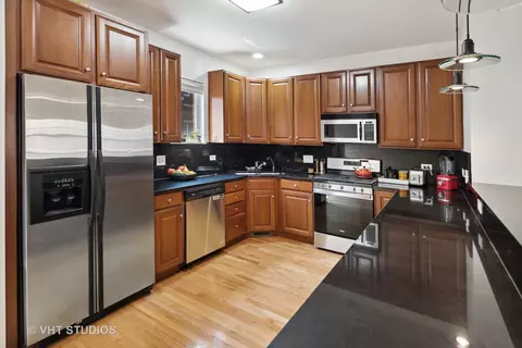 Kitchen - 519 Chicago Ave #E, Evanston, IL 60202 photo 3 of 5