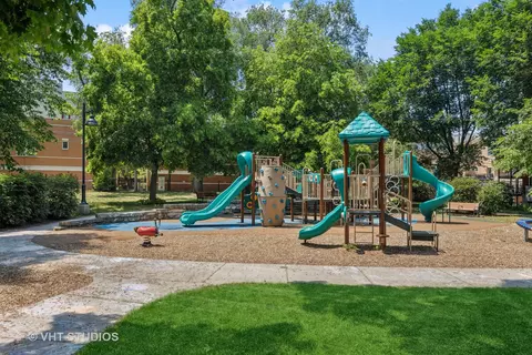 View/Area - 519 Chicago Ave #E, Evanston, IL 60202 photo 2 of 2