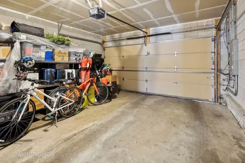 Exterior - 519 Chicago Ave #E, Evanston, IL 60202 photo 4 of 4