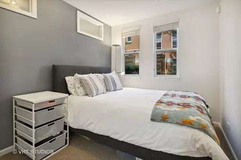 Bedroom - 519 Chicago Ave #E, Evanston, IL 60202 photo 2 of 6