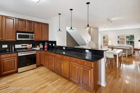 Kitchen - 519 Chicago Ave #E, Evanston, IL 60202 photo 1 of 5