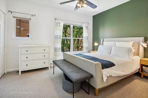 Bedroom - 519 Chicago Ave #E, Evanston, IL 60202 photo 3 of 6