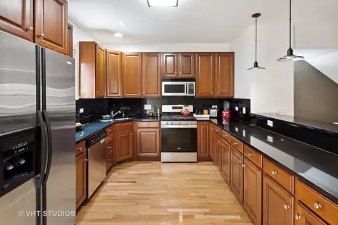 Kitchen - 519 Chicago Ave #E, Evanston, IL 60202 photo 4 of 5