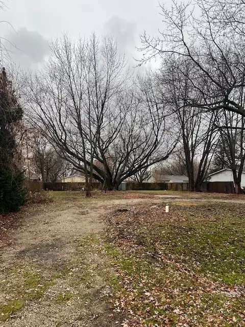 9065 Queens Ln, Morris, IL 60450