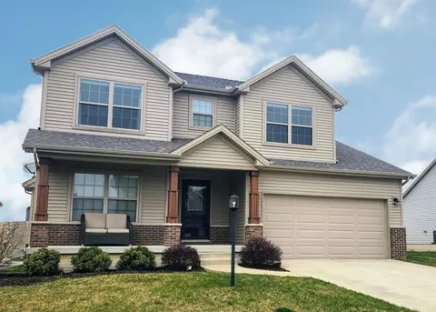 1616 Hunters Ridge Ct, Mahomet, IL 61853