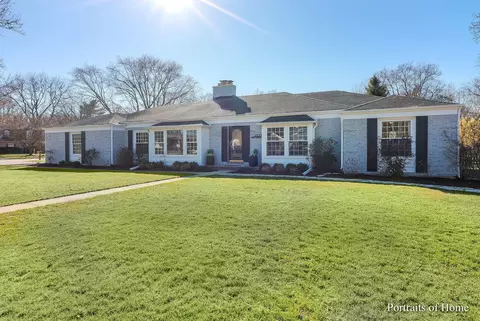 2 S350 Arrowhead Dr, Wheaton, IL 60189