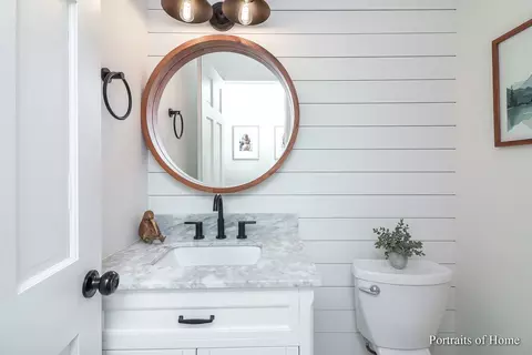 Bath - 2 S350 Arrowhead Dr, Wheaton, IL 60189 photo 3 of 3