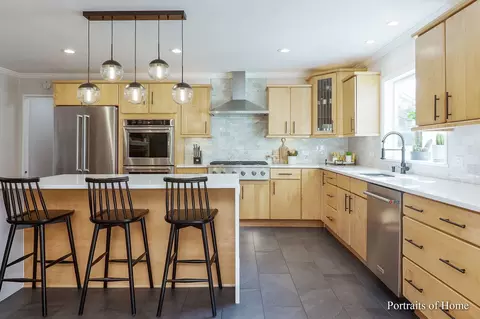 Kitchen - 2 S350 Arrowhead Dr, Wheaton, IL 60189 photo 6 of 6