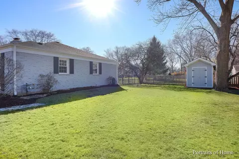 Exterior - 2 S350 Arrowhead Dr, Wheaton, IL 60189 photo 5 of 9