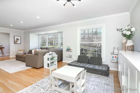 Living - 2 S350 Arrowhead Dr, Wheaton, IL 60189 photo 4 of 7