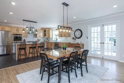 Dining - 2 S350 Arrowhead Dr, Wheaton, IL 60189 photo 3 of 3