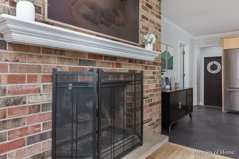 Living - 2 S350 Arrowhead Dr, Wheaton, IL 60189 photo 6 of 7