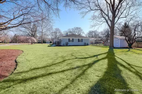 Exterior - 2 S350 Arrowhead Dr, Wheaton, IL 60189 photo 6 of 9