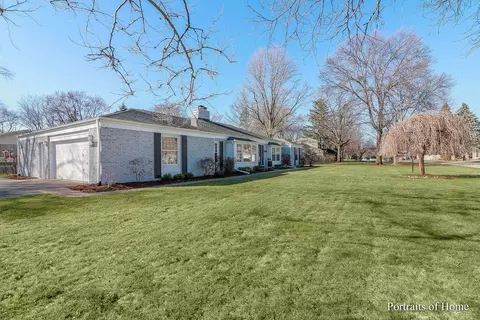 Exterior - 2 S350 Arrowhead Dr, Wheaton, IL 60189 photo 7 of 9
