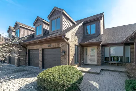 11127 Regency Dr, Westchester, IL 60154