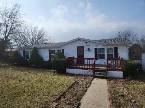 5004 Rockberry Rd, Loves Park, IL 61111