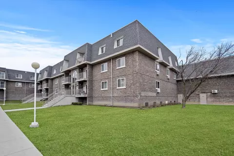 828 Mcintosh Ct #204, Prospect Heights, IL 60070