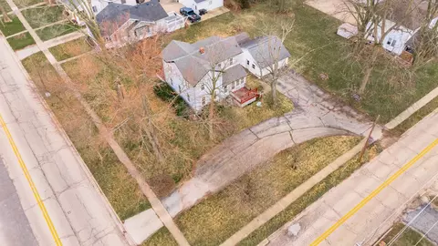 902 N Linden St, Normal, IL 61761
