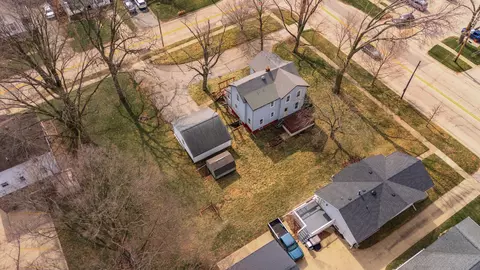 Exterior - 902 N Linden St, Normal, IL 61761 photo 1 of 9