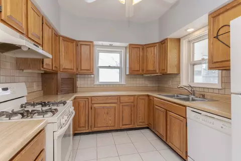 Kitchen - 902 N Linden St, Normal, IL 61761 photo 2 of 4
