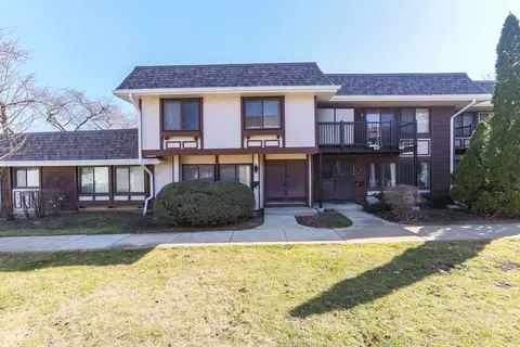 5514 Carmel Dr, Hanover Park, IL 60133
