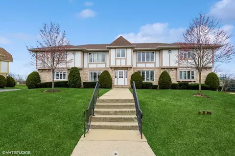 19 Saint Moritz Dr #102, Palos Park, IL 60464