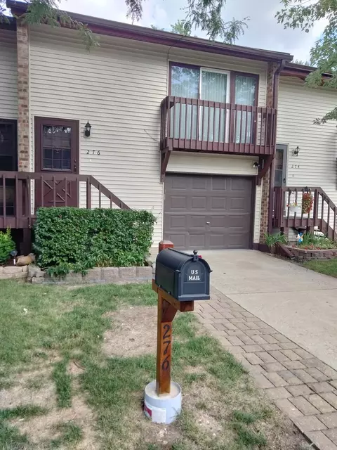 276 Old Elm Dr, Bolingbrook, IL 60440
