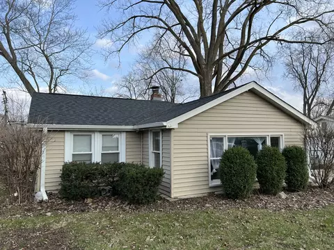 512 S Loucks St, Aurora, IL 60505